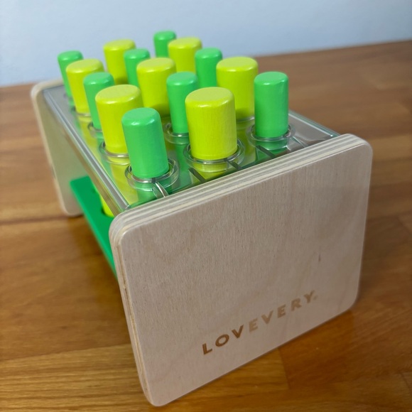 Lovevery Wooden Posting Stand - Picture 4 of 5